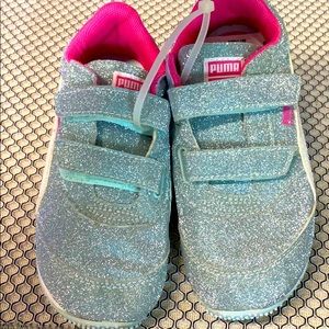 New Glittery Puma sneakers